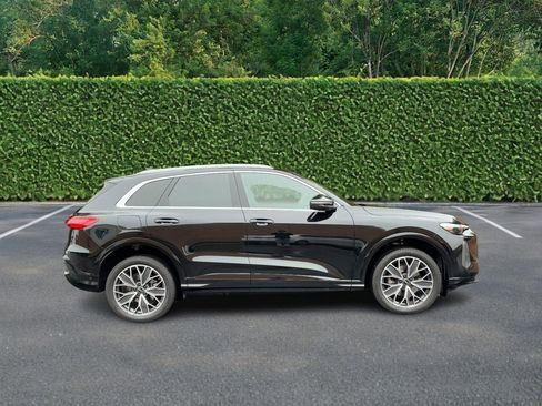 Used 2025 Audi Q5 Premium Plus w/ Premium Plus image 2