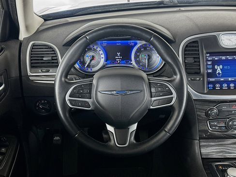 Used 2019 Chrysler 300 Touring w/ Sport Appearance Package image 18