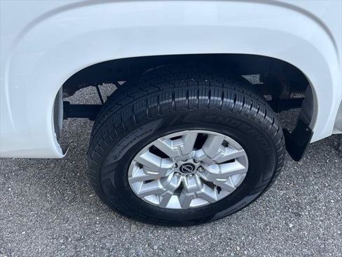Used 2023 Nissan Frontier SV AWD/4WD image 10