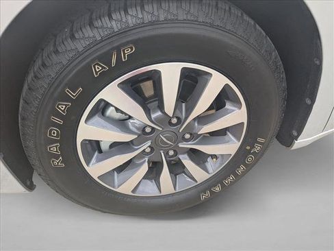 Used 2024 Chrysler Pacifica Limited FWD image 21