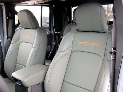 New 2026 Jeep Gladiator Mojave image 10