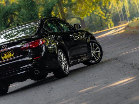 Used 2019 INFINITI Q70 Luxe RWD image 26