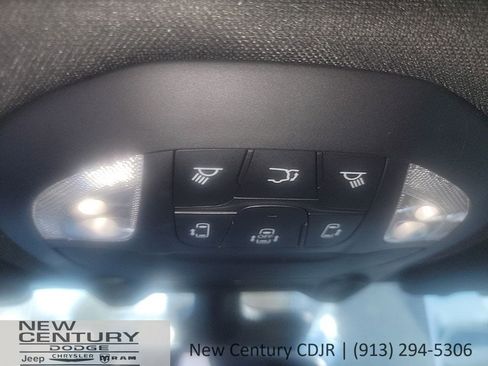 New 2026 Chrysler Pacifica Limited w/ Uconnect Theater Family Group image 22