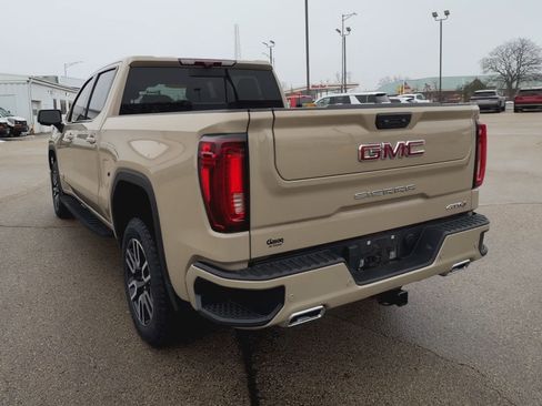 Used 2022 GMC Sierra 1500 AT4 w/ AT4 Premium Package image 7