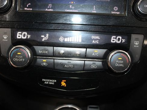 Used 2020 Nissan Rogue SV AWD/4WD image 38