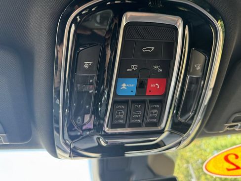 Used 2022 Jeep Grand Cherokee L Overland w/ Advanced Protech Group III AWD/4WD image 25