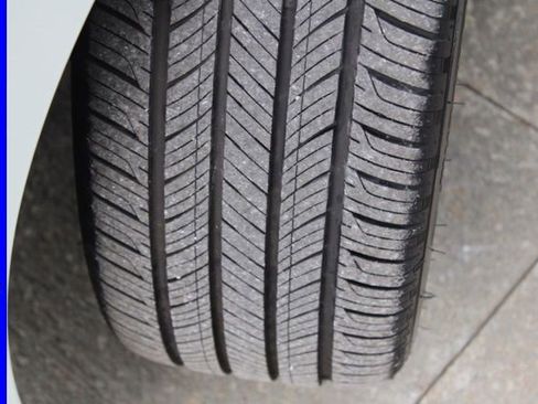 Used 2025 Volkswagen Jetta SE image 12