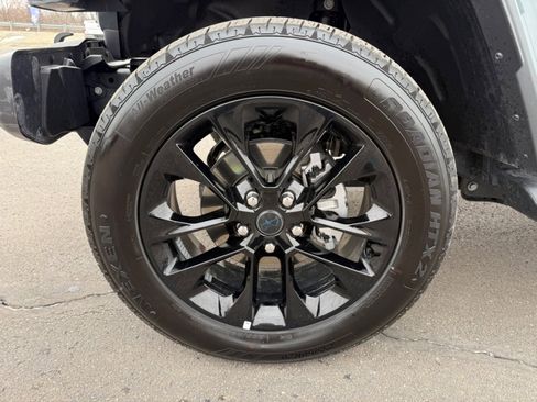 Used 2025 Jeep Wrangler Unlimited Sahara image 39