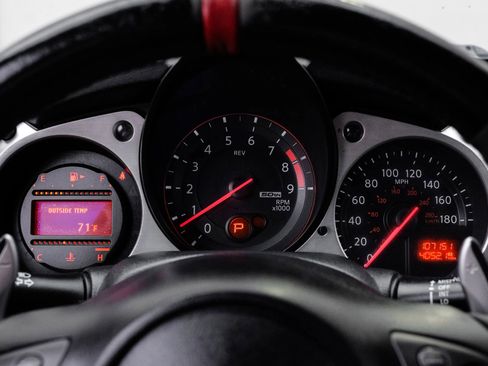 Used 2020 Nissan 370Z Coupe image 21