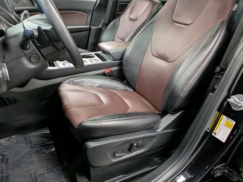 Used 2022 Ford Edge Titanium w/ Equipment Group 301A image 10