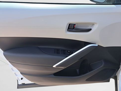 Certified 2025 Toyota Corolla Cross LE image 13