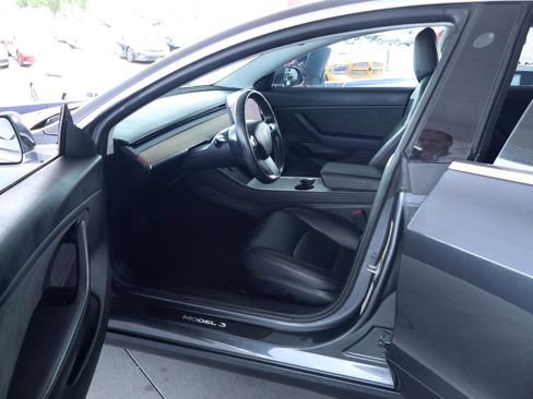 Used 2018 Tesla Model 3 Mid Range RWD image 14