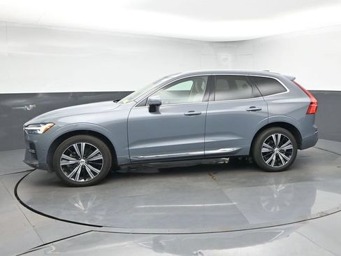 Used 2023 Volvo XC60 B5 Plus w/ Climate Package AWD/4WD image 4