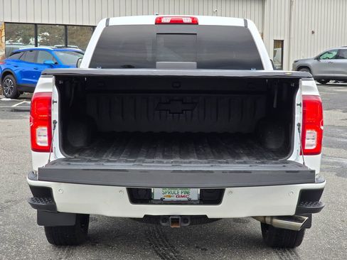 Used 2018 Chevrolet Silverado 1500 High Country image 13