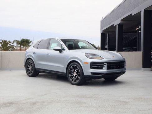 New 2026 Porsche Cayenne AWD/4WD image 7
