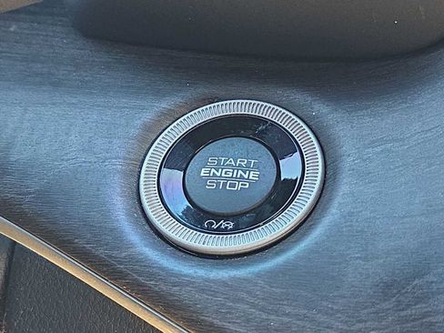 Certified 2022 Jeep Grand Cherokee L Overland image 24