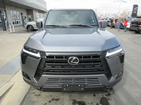 Used 2026 Lexus GX 550 w/ Cold Area Package image 14