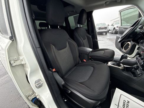 Used 2016 Jeep Renegade 75th Anniversary image 25