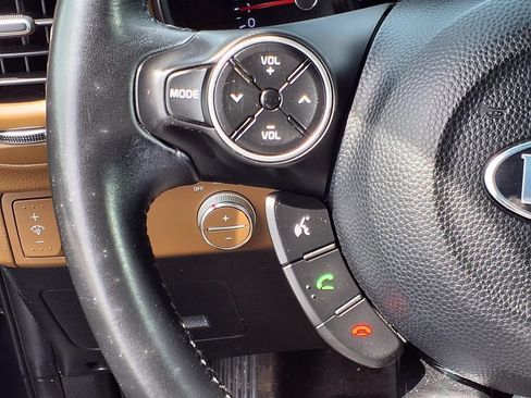 Used 2016 Kia Soul + w/ Audio Package FWD image 13