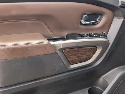 Used 2023 Nissan Titan Platinum Reserve w/ Moonroof Package RWD image 14