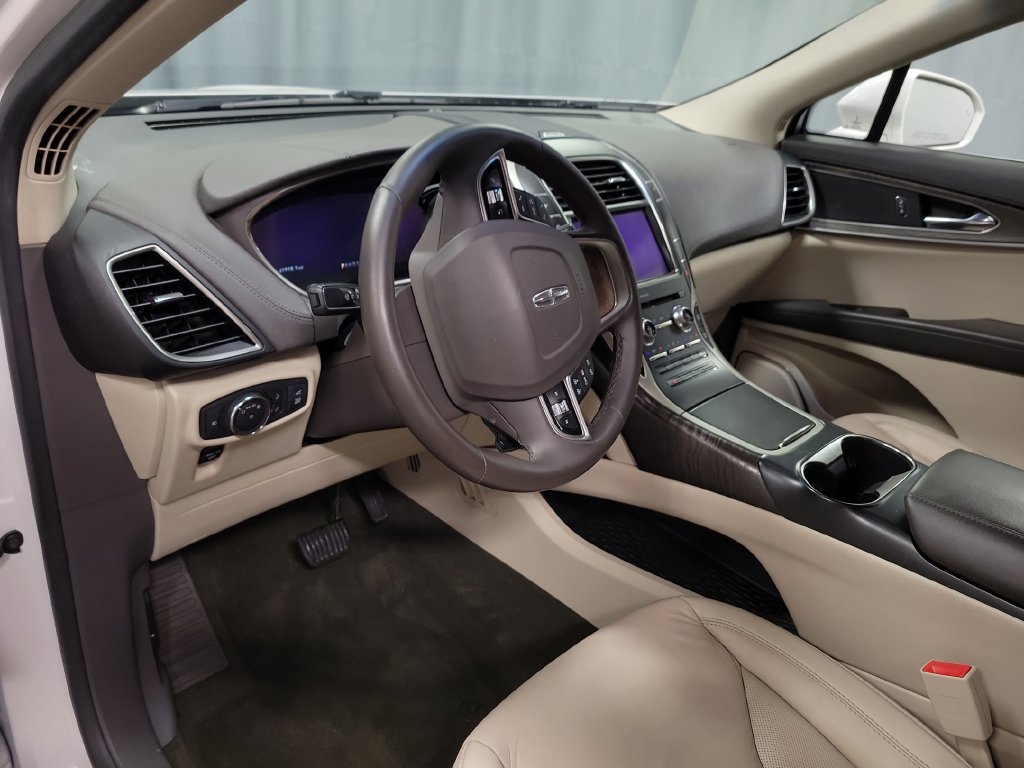 Used 2019 Lincoln Nautilus Select AWD/4WD image 16