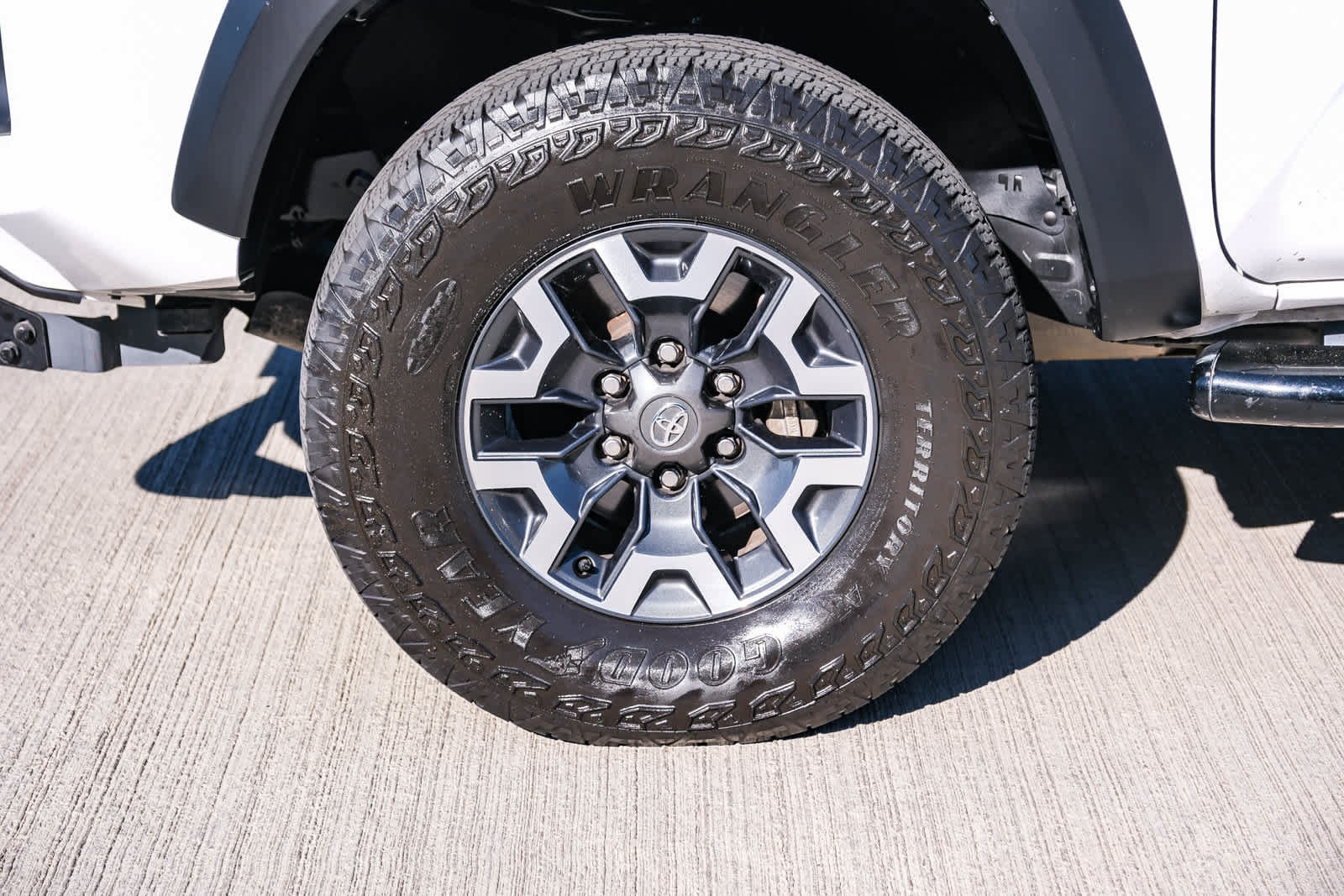 Certified 2022 Toyota Tacoma TRD Off-Road w/ Technology Package AWD/4WD image 10