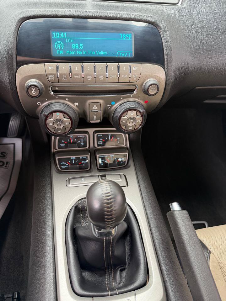 Used 2011 Chevrolet Camaro LT RWD image 22