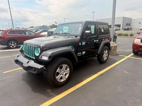 Used 2020 Jeep Wrangler Sport AWD/4WD image 4