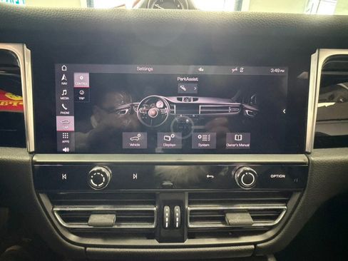Used 2022 Porsche Macan AWD/4WD image 47