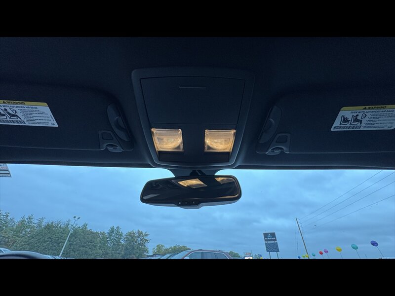 Used 2012 Dodge Challenger SXT RWD image 19