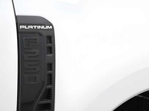 Used 2025 Ford F250 Platinum AWD/4WD image 37