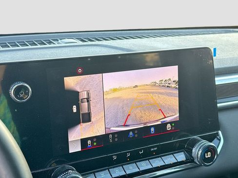 Used 2024 GMC Canyon Elevation w/ Convenience Package image 16