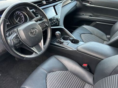 Used 2020 Toyota Camry SE image 11