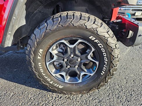 Used 2022 Jeep Wrangler Unlimited Rubicon 4xe w/ Dual Top Group image 9