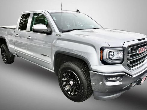 Used 2016 GMC Sierra 1500 SLE w/ SLE Value Package image 9