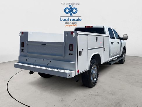 Used 2024 RAM 2500 Tradesman w/ Chrome Appearance Group AWD/4WD image 6