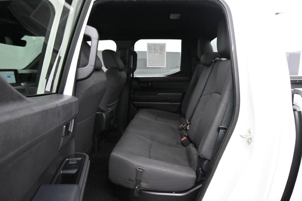Used 2024 Toyota Tacoma SR5 AWD/4WD image 16