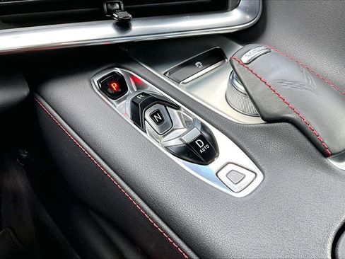 Used 2020 Chevrolet Corvette Stingray Coupe w/ Z51 Performance Package RWD image 28