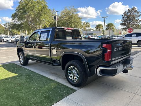 Used 2025 Chevrolet Silverado 2500 LTZ w/ LTZ Convenience Package image 5