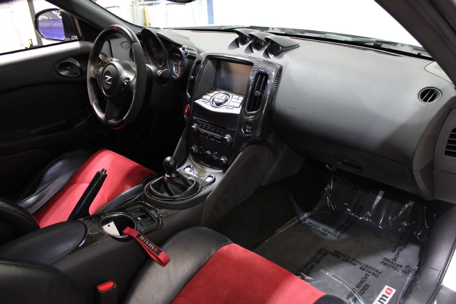 Used 2019 Nissan 370Z NISMO RWD image 22