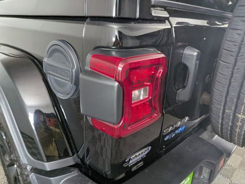 Certified 2025 Jeep Wrangler Unlimited Sahara image 14