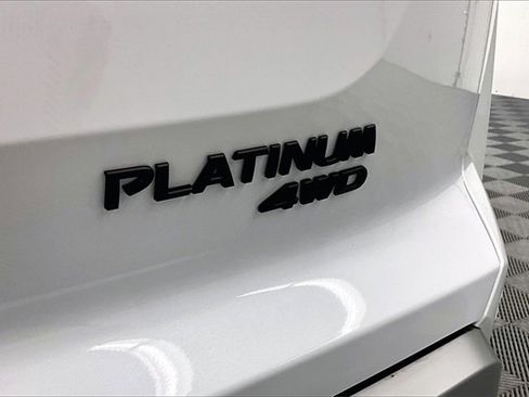 New 2025 Nissan Pathfinder Platinum image 18