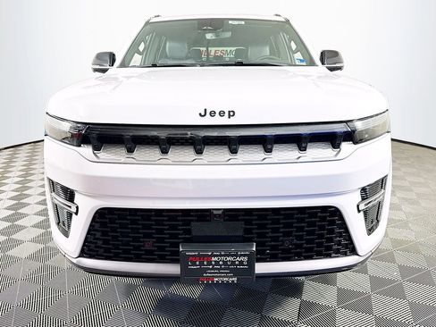 New 2026 Jeep Grand Wagoneer 4WD w/ Premium Group I image 2