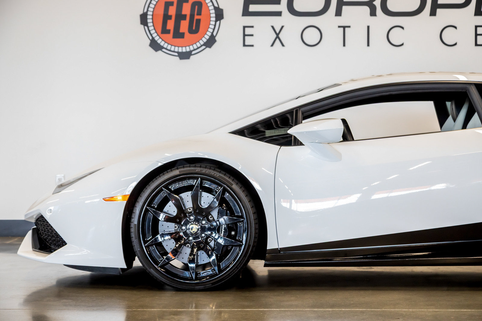 Used 2015 Lamborghini Huracan LP 610-4 AWD/4WD image 22