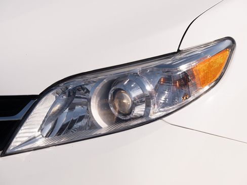 Used 2020 Toyota Sienna LE image 22