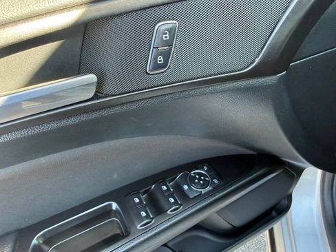 Certified 2018 Ford Fusion SE w/ Equipment Group 201A FWD image 12