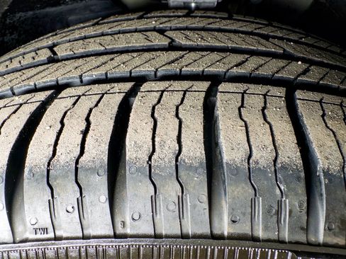 Used 2023 Tesla Model Y Long Range image 31