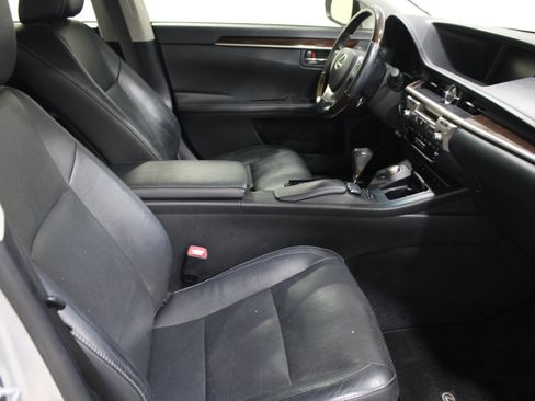 Used 2015 Lexus ES 350 w/ Luxury Package FWD image 24