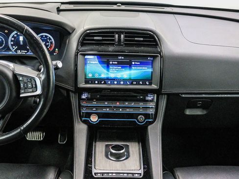 Used 2017 Jaguar F-PACE S AWD/4WD image 15