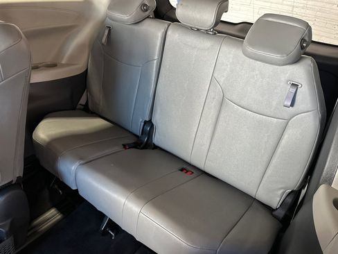 Used 2024 Toyota Sienna XLE image 16